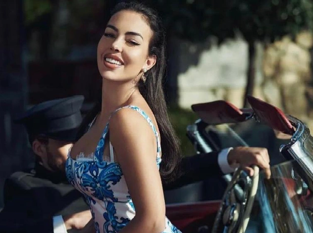 Жена легенды: Джорджина Родригес и ее роскошная жизнь для Guess
