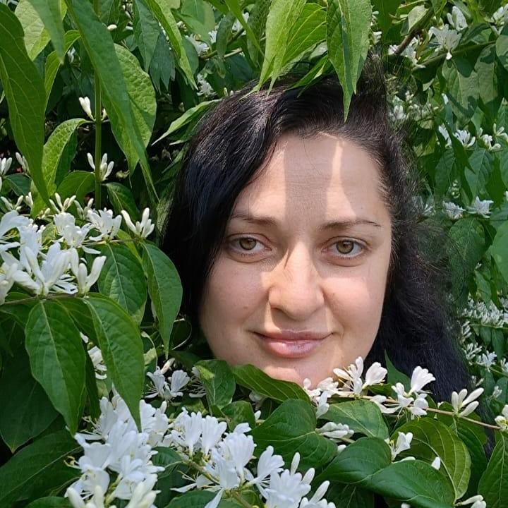 <p>Нина Лесная</p>