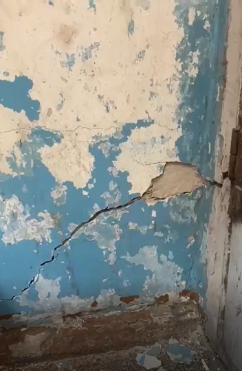 Трещина в подвале | Источник: Жители дома на Бограда, 114