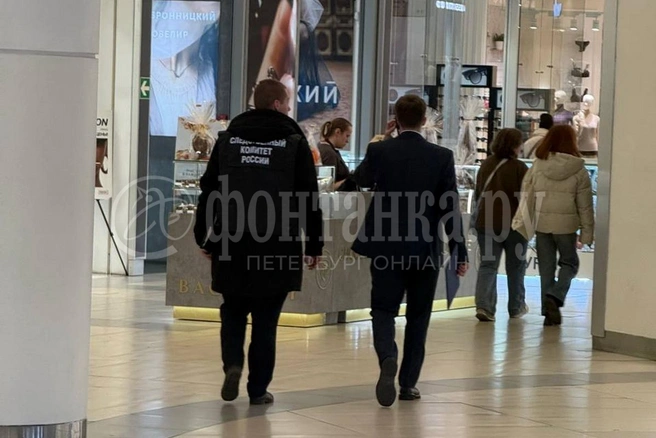 В ТРК «Сити Молл» нагрянули прокуратура, полиция, СК, МЧС и Росгвардия | Источник: читатель «Фонтанки»