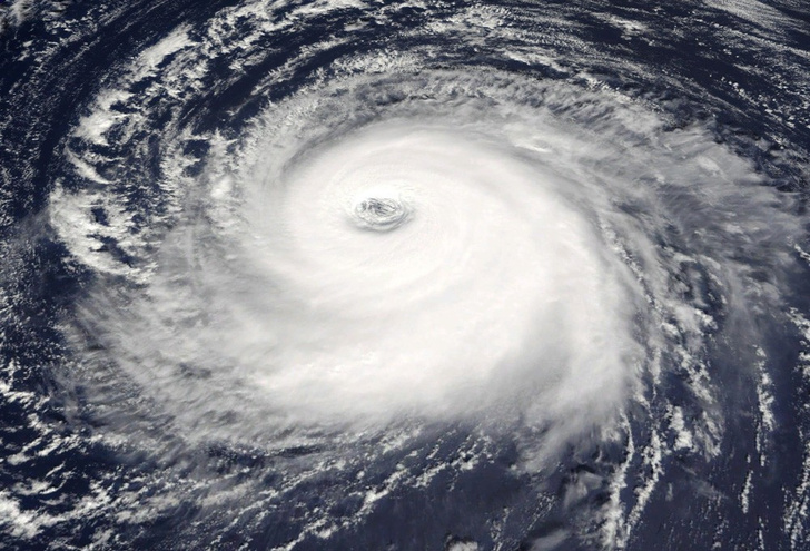 «Катрина», «Хиннамнор» и другие: как дают имена ураганам и тайфунам