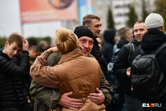 Губернатор ХМАО обещал оказать военнослужащим и их семьям всю необходимую поддержку | Источник: Дмитрий Емельянов / E1.RU