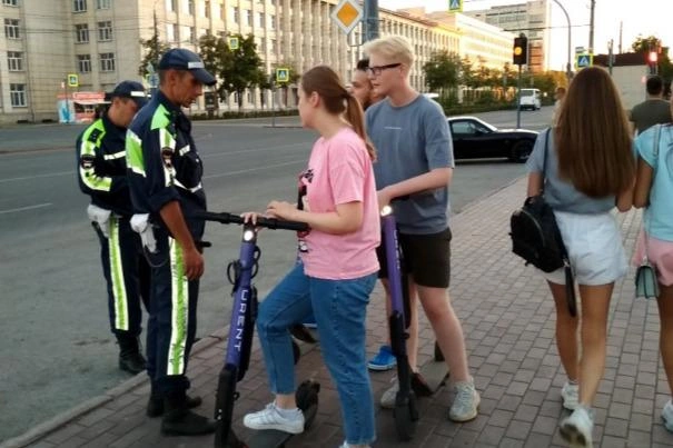 В Челябинске участились проверки водителей самокатов. В некоторых случаях на них нужны права (при мощности более 250 Вт) | Источник: ГИБДД Челябинска