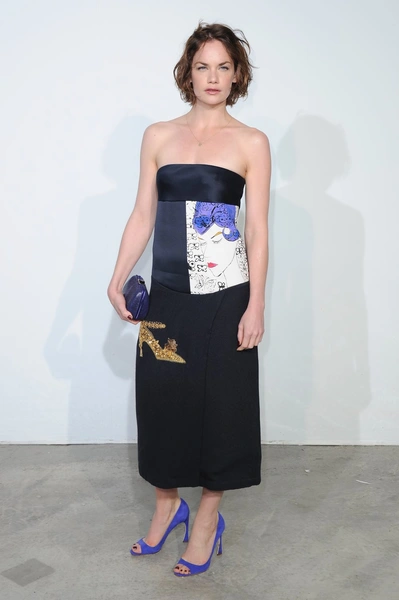 Рут Уилсон на показе Dior в Монте-Карло | Источник: getty images