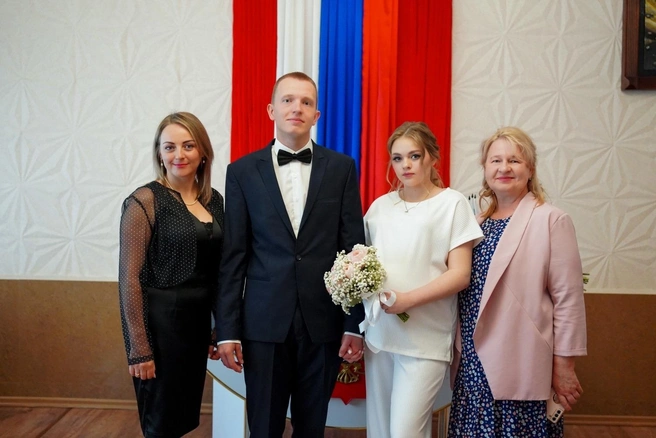 Софья считает настоящей свадьбой момент росписи в ЗАГСе | Источник: из личного архива Софьи Фомичевой