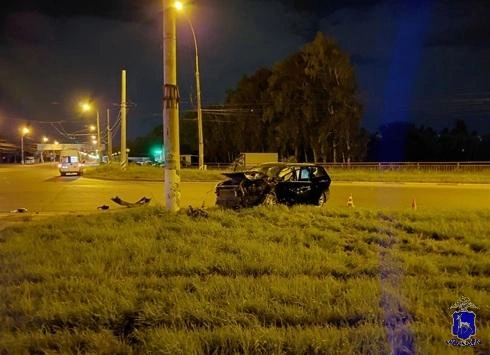 Водителя и пассажира госпитализировали  | Источник: ГУ МВД России по Самарской области