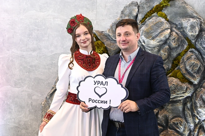 Большой популярностью пользуется горная фотозона | Источник: Максим Воробьев