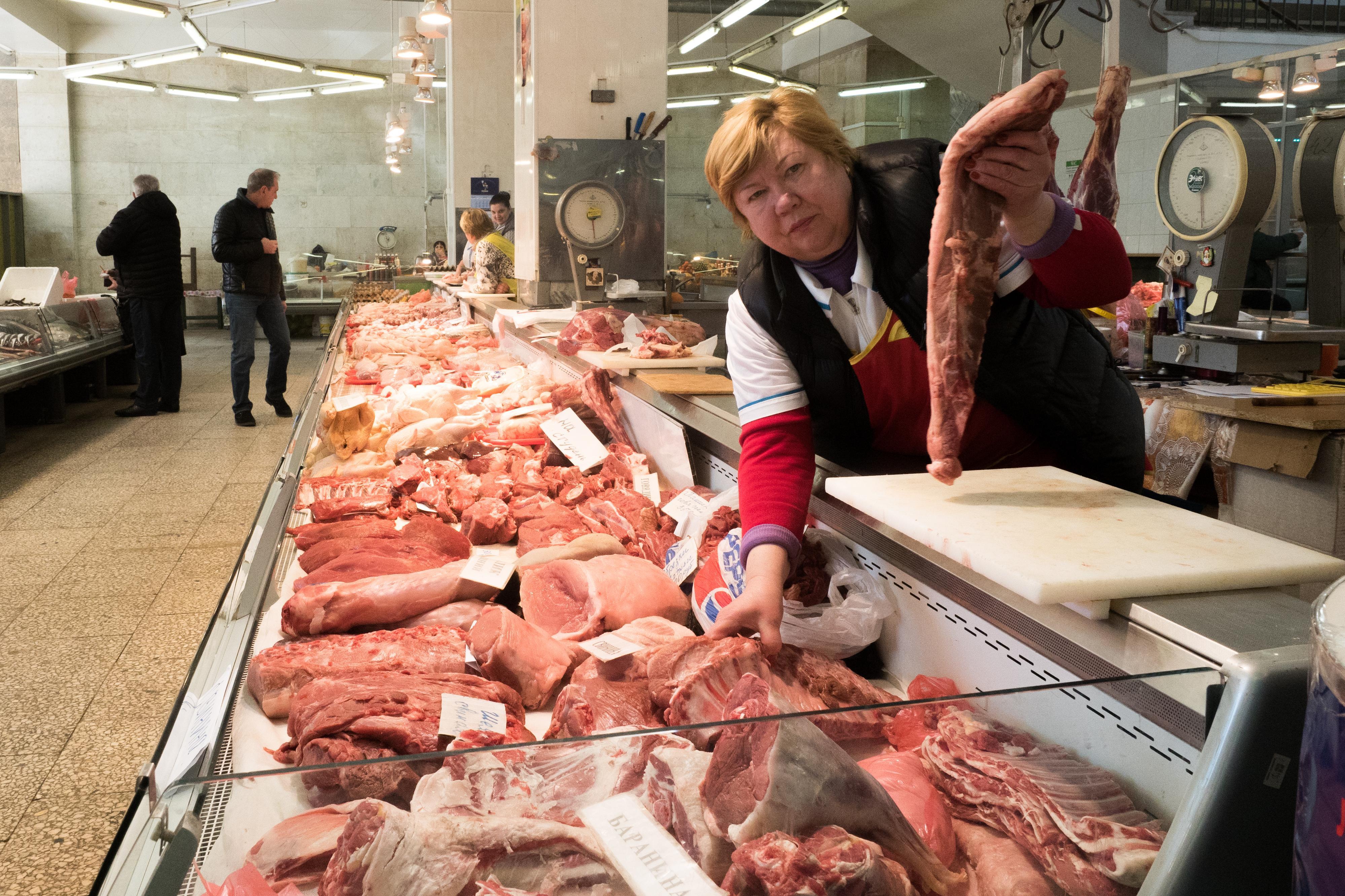 Курица стала дороже свинины: причины аномалии на мясном рынке