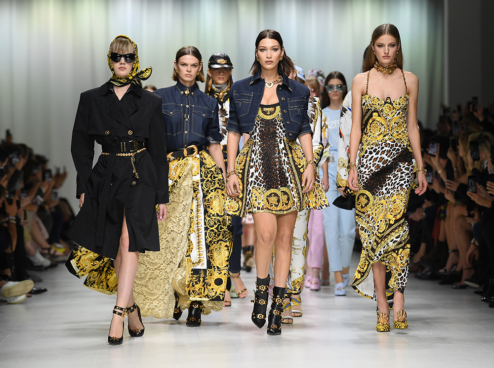 Золотой фонд: Versace SS18 | marieclaire.ru