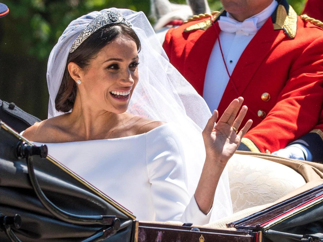 Мечтала о короне: как Меган Маркл предрекла себе королевское будущее еще в школе (и это пугает) | marieclaire.ru