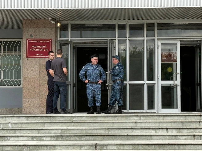 В Москве эвакуировали два суда | Источник: Артемий Воловик