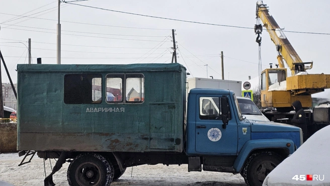 Жители Северного жалуются, что этот участок тепломагистрали часто ремонтируют | Источник: Дарья Никитченко / 45.RU