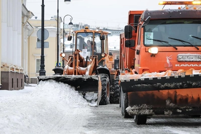 Февральский снегопад и оттепель в Петербурге: итоги уборки