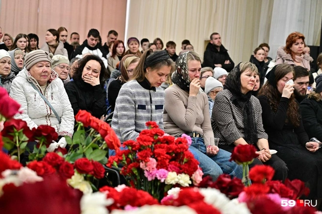 Люди плачут | Источник: Василина Любимова / 59.RU