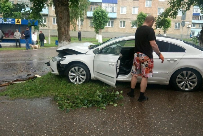 По словам очевидцев, виновник аварии еле стоял на ногах | ufa1.ru