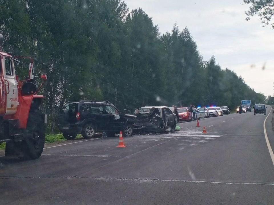 В ДТП погибли четыре человека: под Ярославлем растянулась огромная пробка из-за аварии