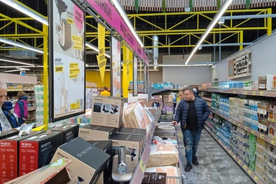 Продуктовый магазин в здании под поликлинику в Нижнем Новгороде