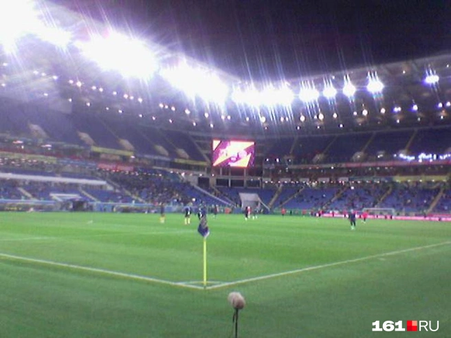 Источники света стали «царапинами» на камере | Источник: Евгений Вдовин / 161.RU