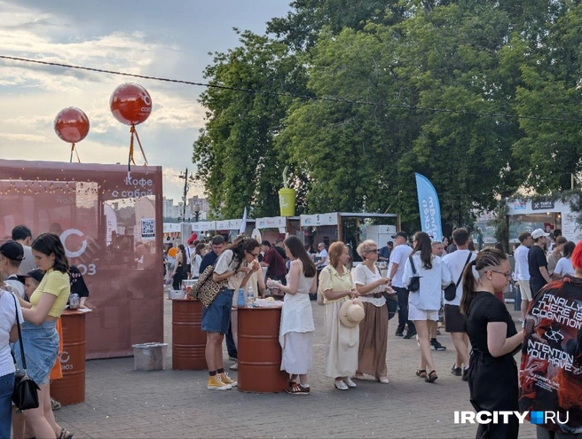 Рестораны, судя по всему, распродавали всё | Источник: Алина Ринчино / «ИрСити»