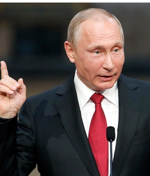 Путин подписал закон, по которому любой гражданин может быть признан иностранным агентом. Что это значит?