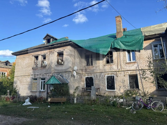 Несколько десятков окон выбило в селе, которое расположено рядом с заводом  | Источник: Александр Куренной / 76.RU