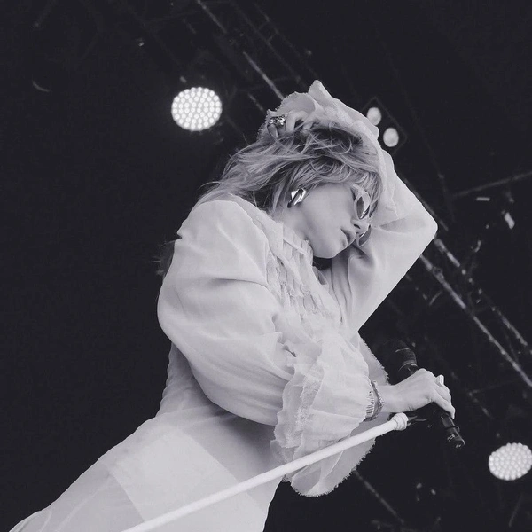Источник: @sukiwaterhouse