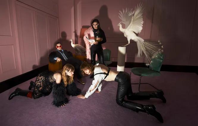 Фото №1 - Итальянская рок-группа Måneskin впервые снялась в рекламной кампании Gucci