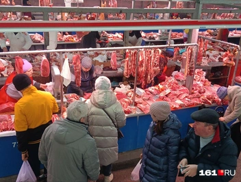 Говядину на Центральном рынке Ростова продают без ценников | Источник: Сергей Деркачев / 161.RU
