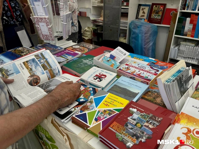 Уверены, многие из этих книг вам знакомы | Источник: Екатерина Фадеева / MSK1