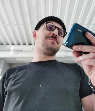 Смартфон Xiaomi и художник Андрей Бергер запускают онлайн-проект