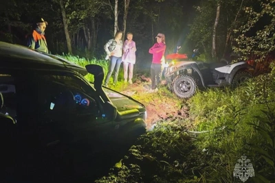 На Камчатке спасли трех женщин, застрявших в лесу на машине