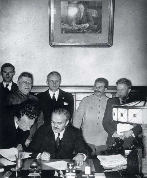 Сделка с дьяволом: как СССР подписал самые спорные документы в отечественной истории