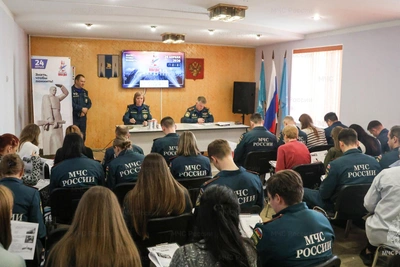 Сахалинские сотрудники МЧС написали «Диктант Победы»