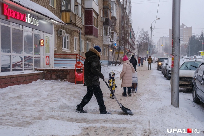 Ходить стало проще ровно до момента, пока не почистят тротуары