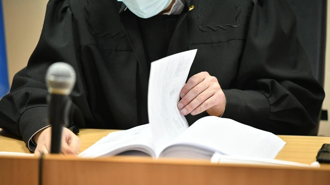 Предсказать решение суда не может ни один честный адвокат | Источник: Артём Устюжанин / E1.RU