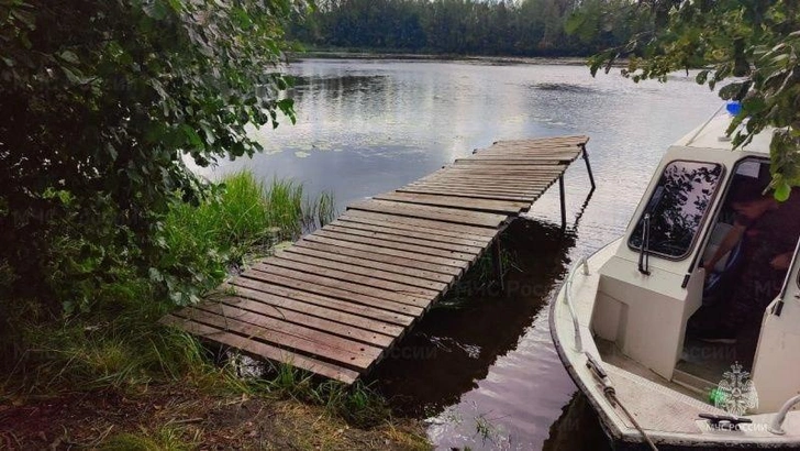 Грудная девочка погибла, пропал 8-летний мальчик: в Чувашии затонула лодка с детьми