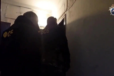 СК возбудил дело против судебного пристава и директора за взятки