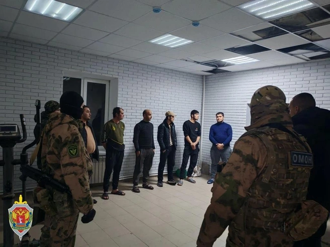 Лиц, вызвавших подозрения в Котельниковском районе, проверили на соблюдение миграционных норм. | Источник: пресс-служба УФСБ по Волгоградской области