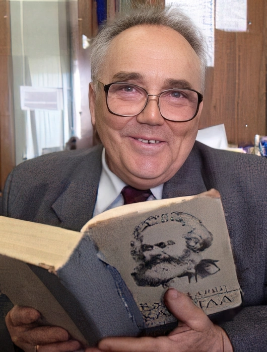 Общий стаж работы Павла Лободина — почти 50 лет | Источник: ВГСПУ