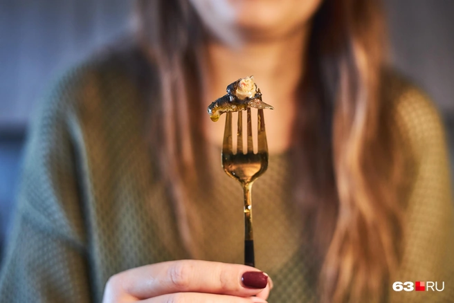 Вкус улитки достаточно нейтральный, сразу непонятно, какая она. Говорят, нужна «напробованность», чтобы начать разбираться | Источник: Роман Данилкин / 63.RU