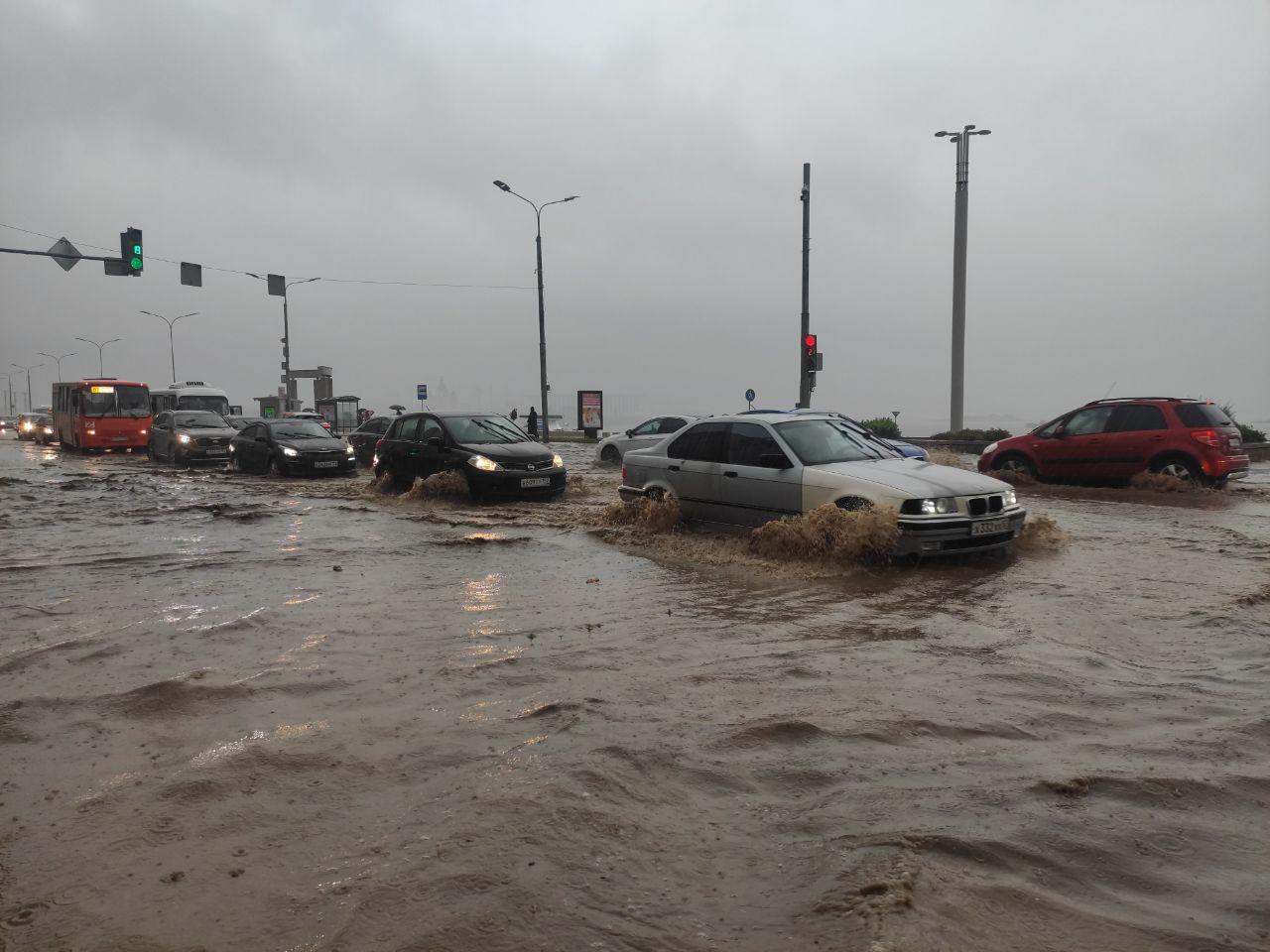 Будет ли дождь в нижнем новгороде. Нижний Новгород затопило. Наводнение в Нижнем Новгороде. Нижний Новгород дождь. Наводнение в Сочи.