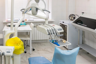 Krasnoyarsk dentists warn against homemade fillings from online platforms