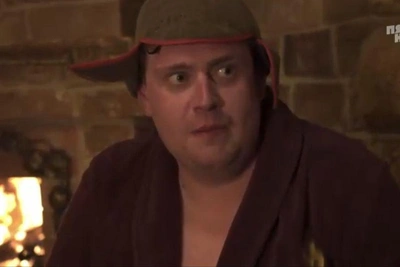 Американец Дэниел Барнс стал дровосеком в Екатеринбурге