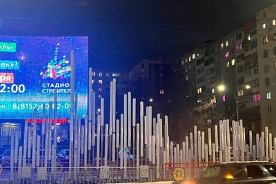 В Мурманске появилась световая инсталляция «Северное сияние»