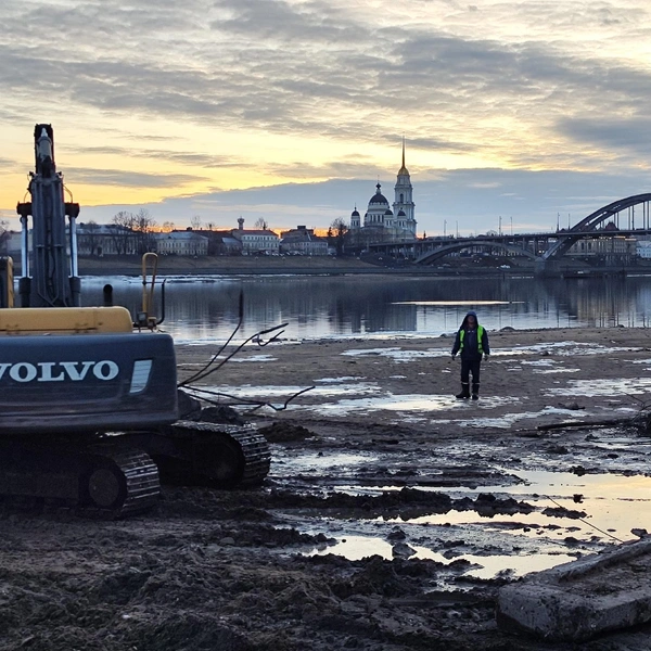 Природа позволила разбирать конструкции без привлечения водолазов | Источник: Владимир Пинаев / Vk.com