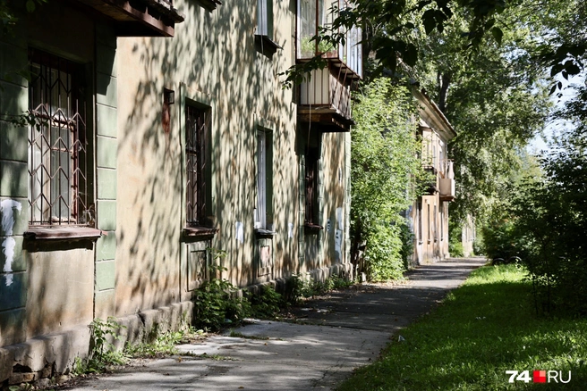 Район атмосферный, но дома в нем старые | Источник: Михаил Шилкин