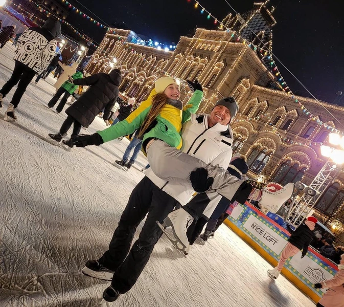 У запашного две дочери: Ева и Эльза