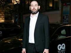 Одежда висит: Слепаков исхудал после развода с дочерью олигарха
