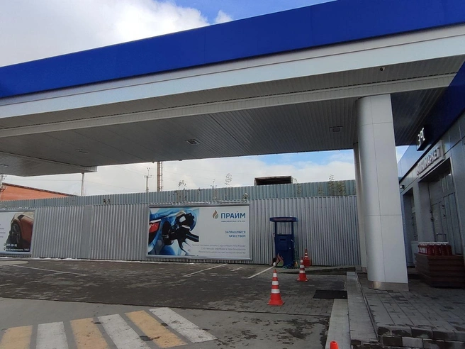 Сотрудники отмечают, что 92‑й подорожал вчера, а утром его уже не было | Источник: Мария Тищенко / NGS.RU