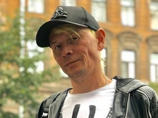 Экс-солист «Отпетых мошенников» стал таксистом из-за безденежья